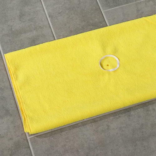 Салфетка из микрофибры с отверстием для швабры 50x75 см, 250 г/м2, цвет МИКС — изображение 2